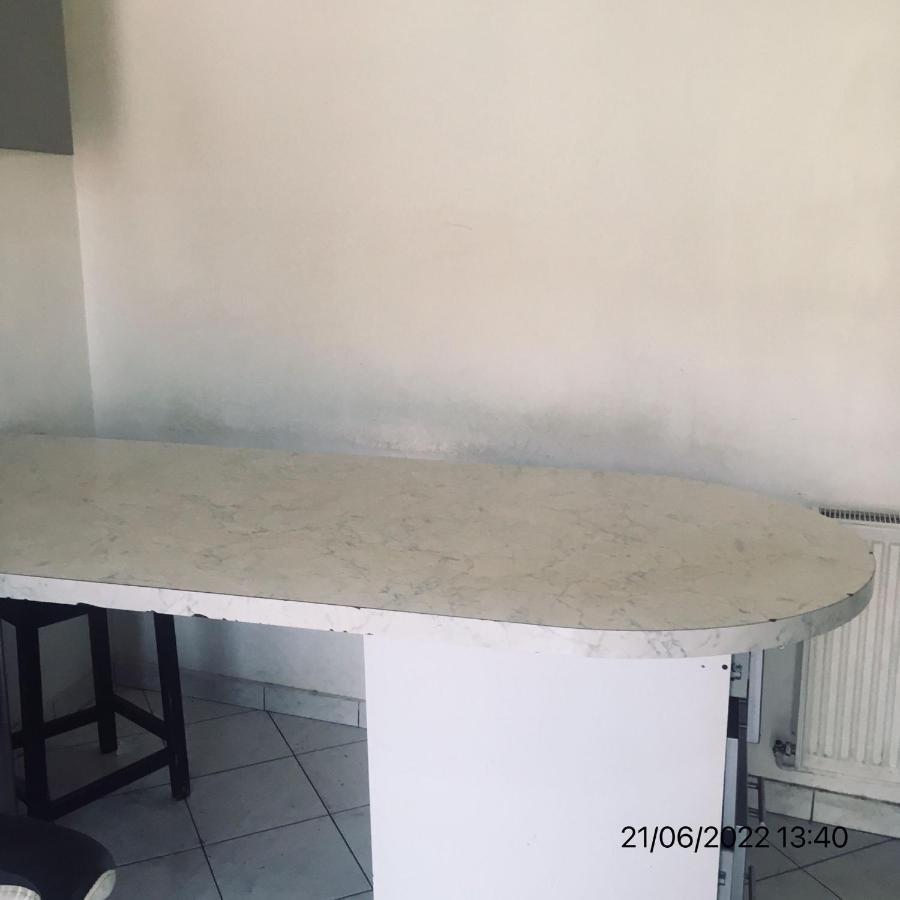 Roomate Near Paris Сен Дени Екстериор снимка